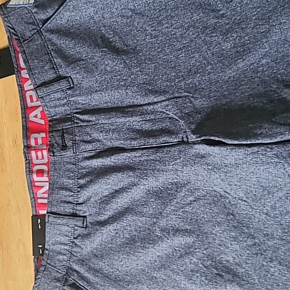 UNDER ARMOUR Hear Gear Golf Shorts - Picture 5 of 6